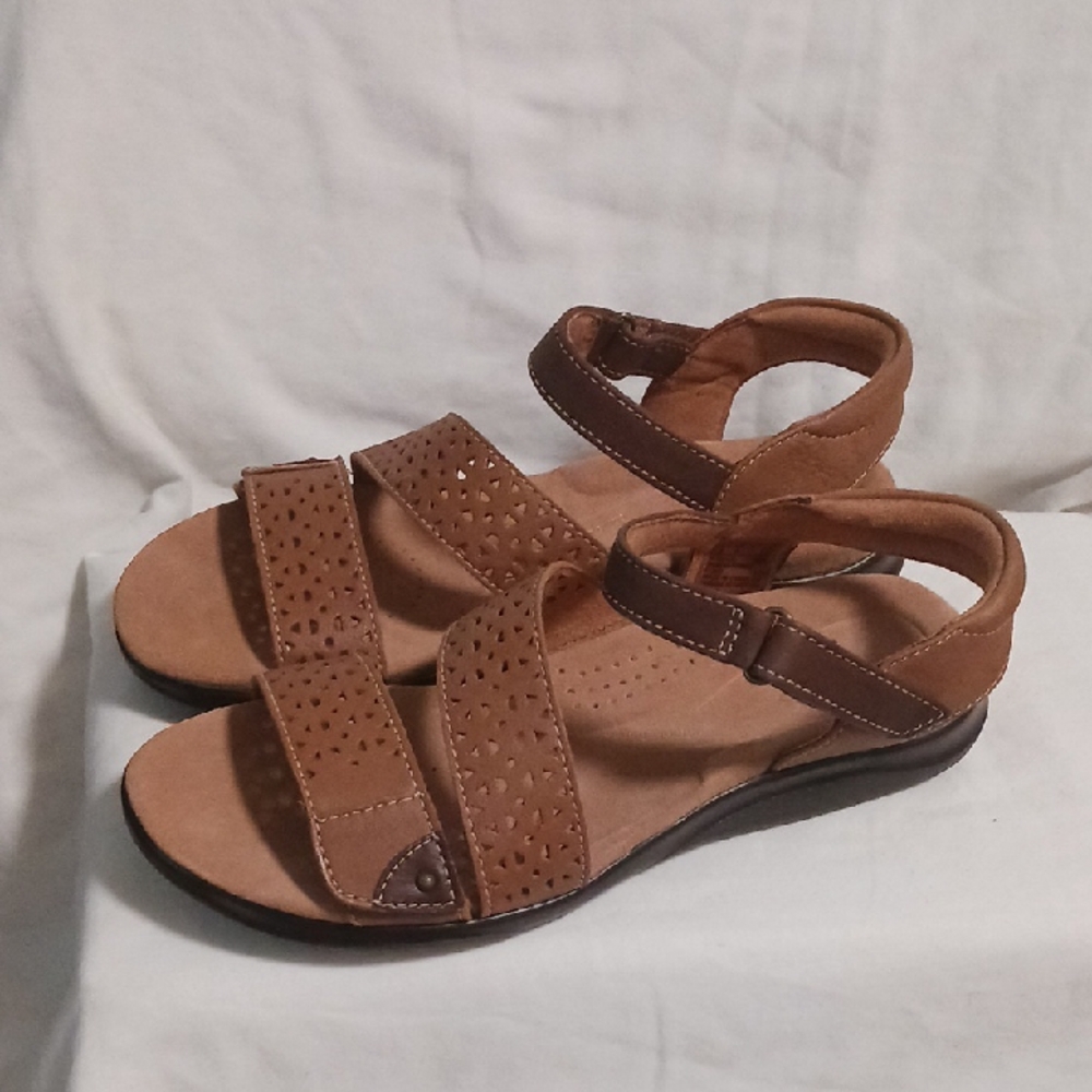 Clarks Kitly Way Tan Leather Sandals